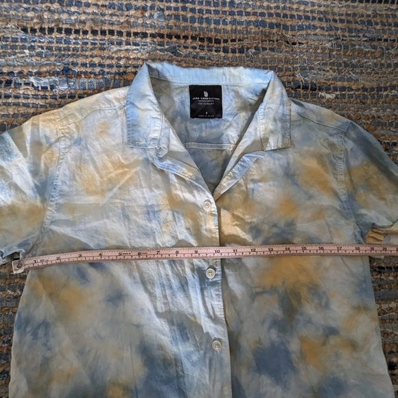 Junk Food Clothing Crop Top Women Size Small Blue Yellow Tie Dye Button-Up Cropp - Picture 4 of 7